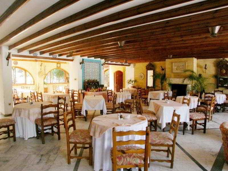 Celebrity Hotel Lapithos  Exteriör bild