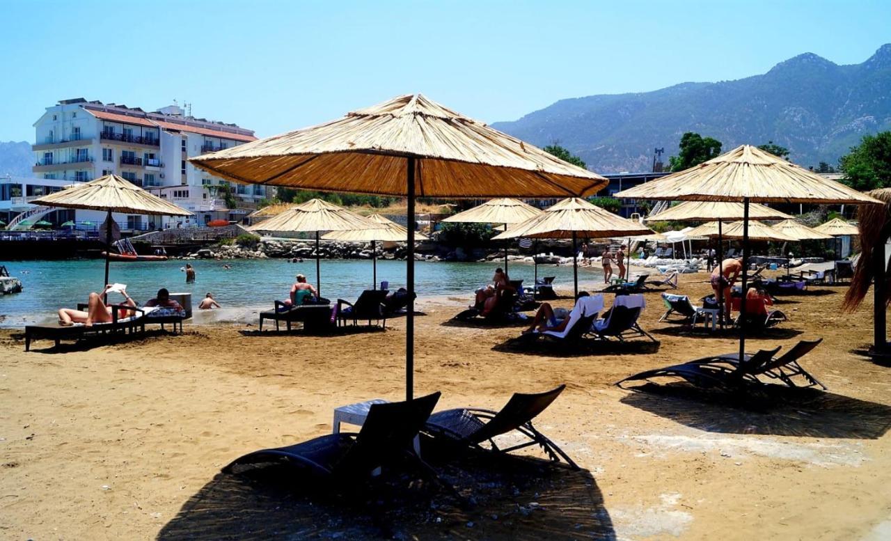 Celebrity Hotel Lapithos  Exteriör bild
