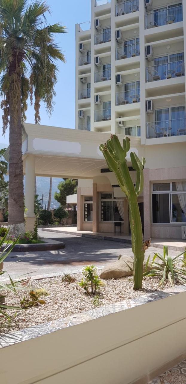 Celebrity Hotel Lapithos  Exteriör bild